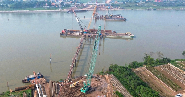 Cầu 4.900 tỷ vượt sông Hồng nối Hà Nội - Hưng Yên đang được thi công ra sao?