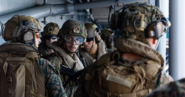 3.500 thủy thủ và lính thủy đánh bộ Mỹ đến Trung Đông