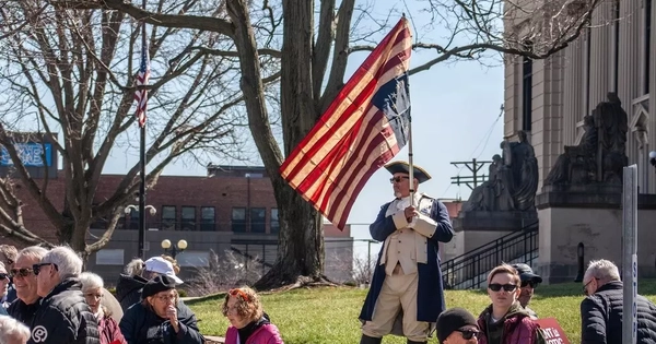 Biểu tình rầm rộ khắp 50 bang của Mỹ