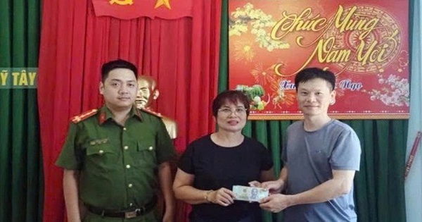 Bỏ quên 32,4 triệu đồng ở quán cơm, diễn biến sau đó thật ấm lòng