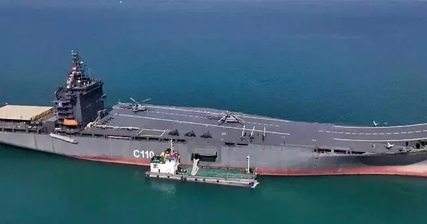 Iran thiệt hại nặng khi tàu sân bay Shahid Bagheri bị đánh chìm