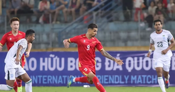 Việt Nam đại chiến Malaysia: 'Song sát' Son - Hên liệu có đá chính?