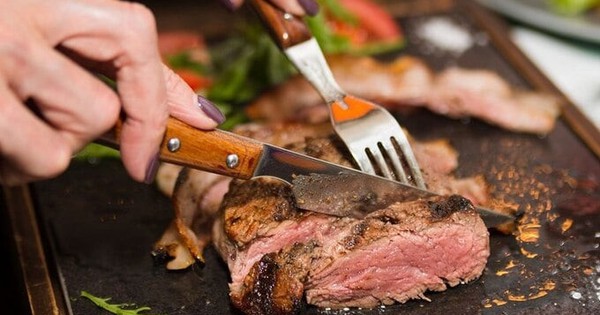 2 kiểu ăn phổ biến khiến thận “kêu cứu”: Bác sĩ cảnh báo