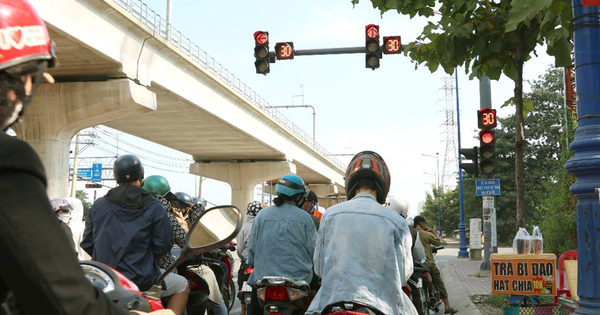 Người dân chú ý: Dừng đèn đỏ kiểu này có thể bị phạt tới 22 triệu đồng mà không hề hay biết