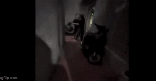 Hoàn cảnh khó khăn của người phụ nữ bế con nhỏ bị hàng xóm hành hung ở Hà Nội