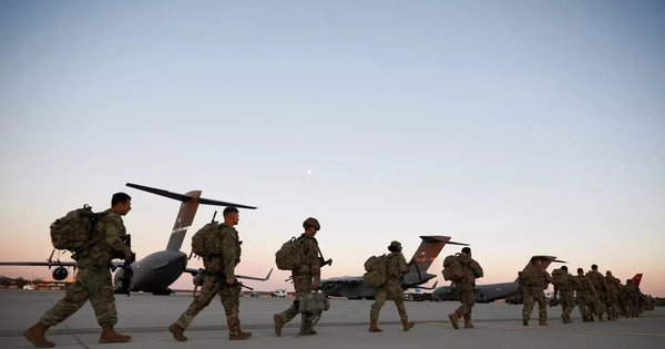 Hàng nghìn lính dù Mỹ đến Trung Đông, sẵn sàng cho mọi kịch bản ở Iran