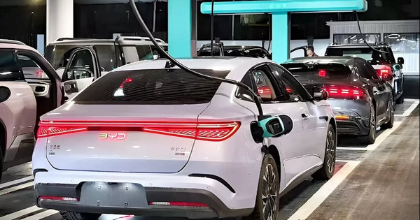 Trung Quốc đang bỏ quá xa các đối thủ về khả năng sạc xe điện: Sạc 9 phút đi 600 km, hết BYD đến CATL, Huawei khoe công nghệ 'đỉnh chóp'