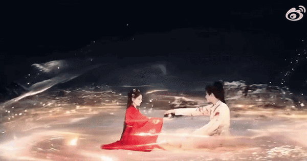 13 năm qua chưa từng thấy cặp đôi nào đáng sợ vậy: Càng nhìn càng giống dì cháu, không nổi một miếng chemistry