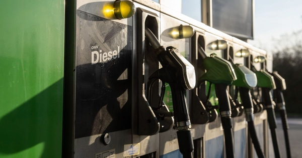 Đang trên đường tới châu Âu, loạt tàu chở 1,2 triệu thùng dầu đột ngột chuyển hướng giữa biển: 'Lục địa già' chuẩn bị đón tin xấu