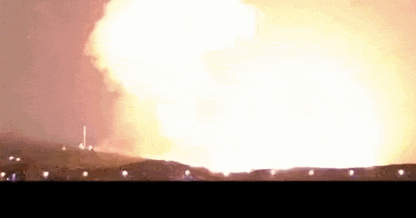 Mỹ dùng bom xuyên hầm phá huỷ kho đạn của Iran