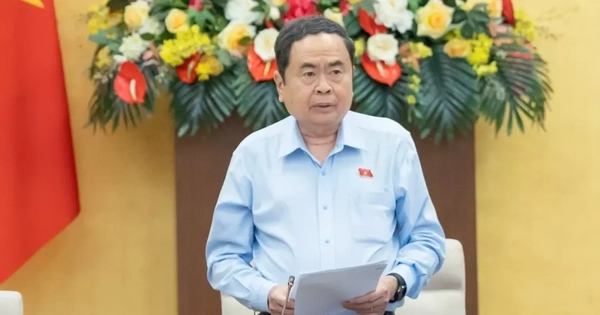 Xem xét sửa bảng lương, phụ cấp chức vụ đối với cán bộ, lãnh đạo nhà nước