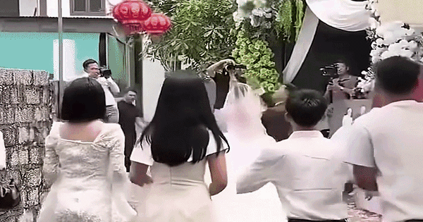 2 thanh niên xô ngã cô gái ngã sõng soài để tranh bắt hoa cưới: Người trong cuộc lên tiếng
