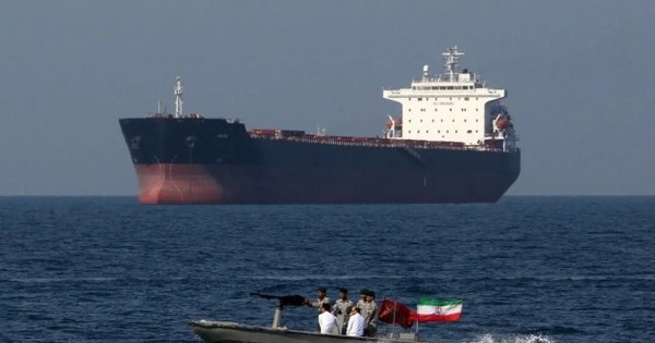 Iran đã mở cửa eo biển Hormuz dành riêng cho tàu Nga và Trung Quốc