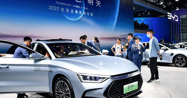 Nóng: Một hãng xe điện tuyên bố sa thải 100.000 nhân sự vì doanh số giảm 6 tháng liên tiếp