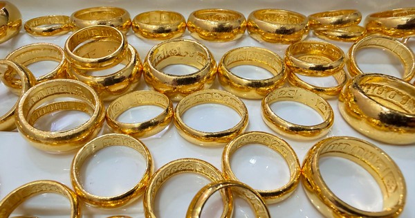 Giá vàng hôm nay 1/4 tăng 