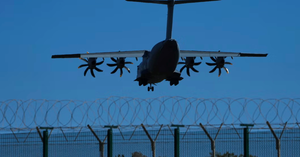 Pháp gia nhập loạt đồng minh EU không cho máy bay quân sự Mỹ mượn đường để tấn công Iran, “anh cả” châu Âu lục đục việc để  Mỹ sử dụng căn cứ : Washington nói gì?