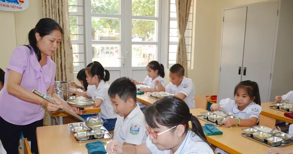 Ngăn thực phẩm bẩn từ gốc: Truy trách nhiệm người đứng đầu bếp ăn tập thể