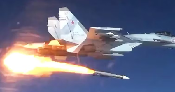 Máy bay Saab 340 AEW&C Ukraine sẽ trở thành 'mồi ngon' của tên lửa R-37M Nga?