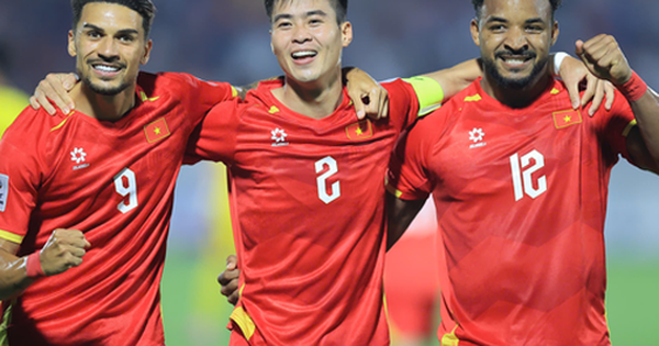 Có nên nhập tịch cầu thủ không huyết thống?