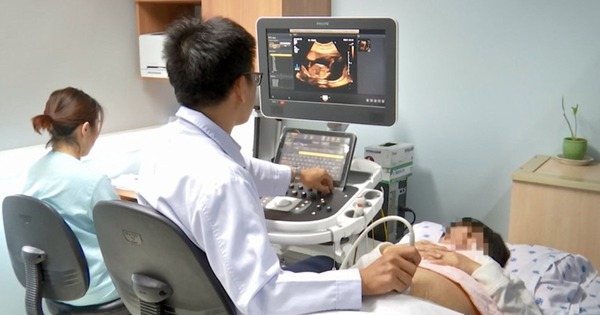 Đi khám u ngực gặp bác sĩ nam, cô gái bị người yêu bỏ vì 'để người lạ chạm vào'