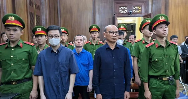 Vụ thâu tóm ‘đất vàng’ 39-39B Bến Vân Đồn: Cựu Tổng giám đốc bị 'vào thế đã rồi'?