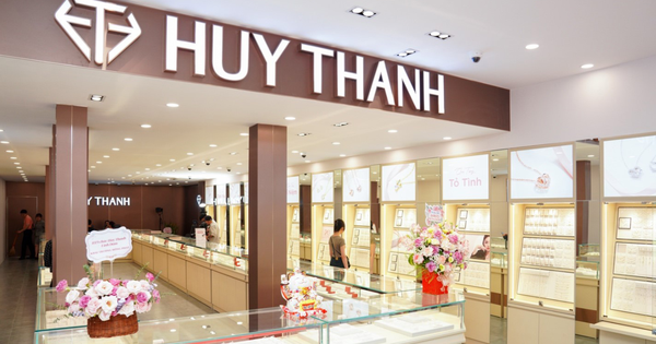 Trước khi bị thanh tra, Huy Thanh Jewelry từng vướng ồn ào bán nhẫn 18K thiếu trọng lượng: Khách mua 0,9 chỉ vàng, nhận về 0,6 chỉ
