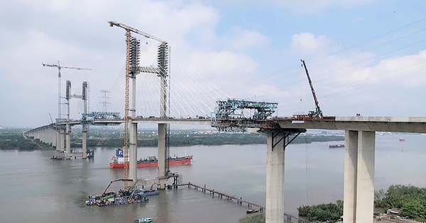 Việt Nam sắp hoàn thành cây cầu dây văng sở hữu nhịp chính 300m, tĩnh không thông thuyền cao kỷ lục chưa từng có trong lịch sử