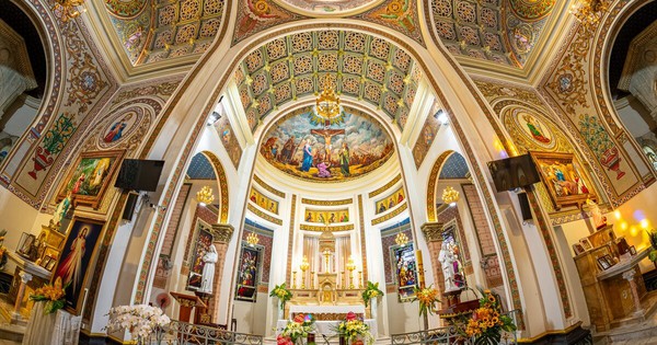 Chiêm ngưỡng thánh đường hơn 100 năm tuổi với kiến trúc độc đáo ở TP.HCM