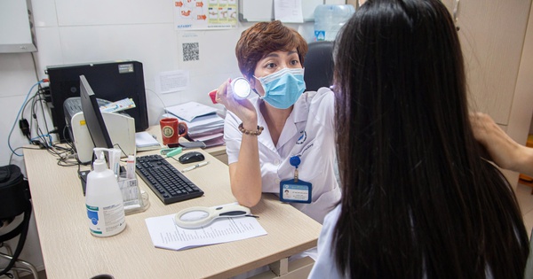 Chơi với mèo, bé gái 14 tuổi bị nấm da lan khắp tay chân: Bác sĩ cảnh báo