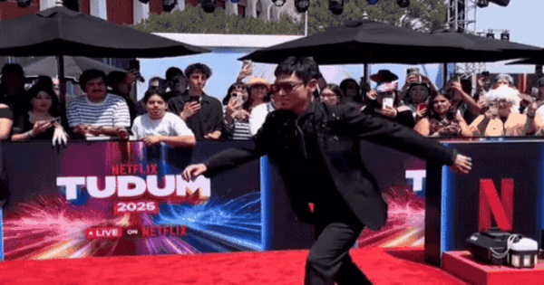 Ông hoàng showbiz hết thời bị đài quốc gia cấm sóng, có ngày chỉ bán được 458 album