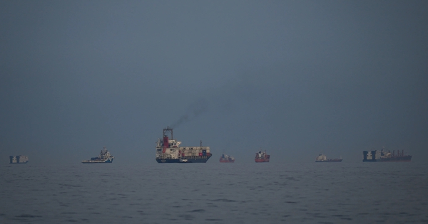 Hé lộ lý do thật sự khiến Iran chưa thể mở lại eo biển Hormuz?