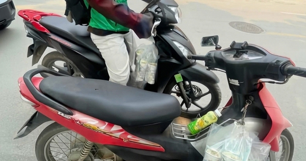 Nhóm học sinh tố shipper 