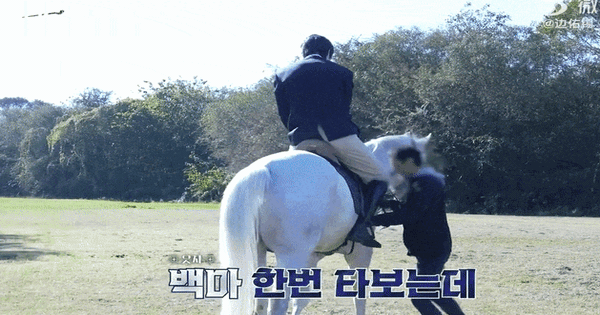 Sao mỹ nam này được gọi là diễn viên hay vậy: Đơ như robot đang cố thể hiện cảm xúc, có mỗi cái miệng là biết cử động