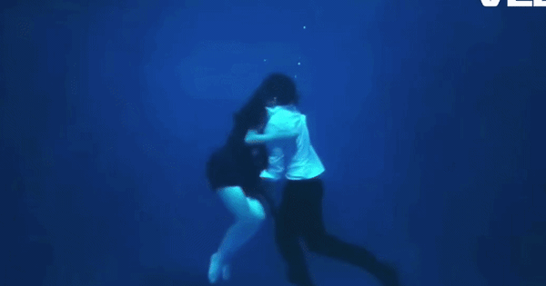 Xuất hiện cảnh hôn đẹp nhất phim Trung Quốc: Cặp chính đẹp như thơ nhưng netizen vẫn điên tiết vì 1 lý do