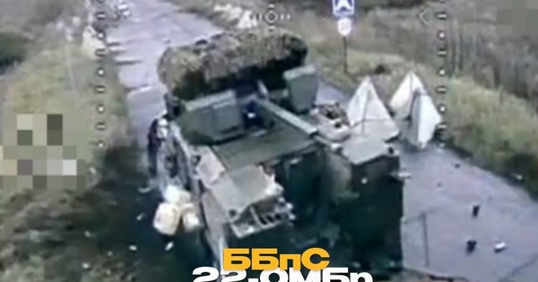 Binh sĩ Ukraine đã phá hủy thiết giáp Typhoon-VDV hiếm gặp trang bị pháo 30mm của Nga