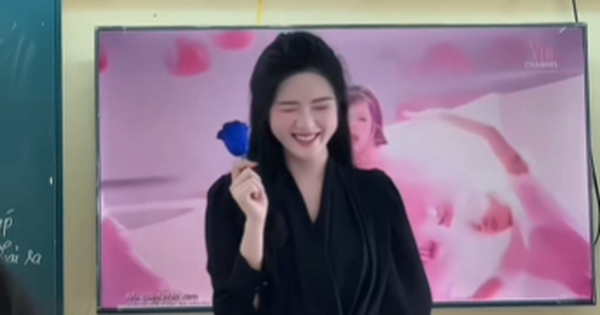 Ngẫu hứng biểu diễn ảo thuật, cô giáo xinh đẹp khiến CDM hết lời khen ngợi