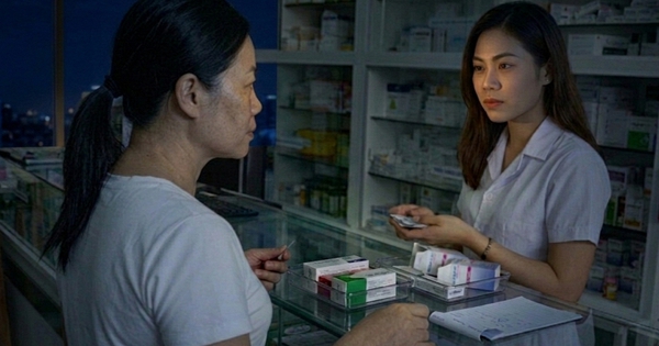 5 năm trực đêm ở hiệu thuốc, tôi nhận ra: Điểm chung đau lòng của phụ nữ mua thuốc nửa đêm - cha mẹ dạy con cần tránh