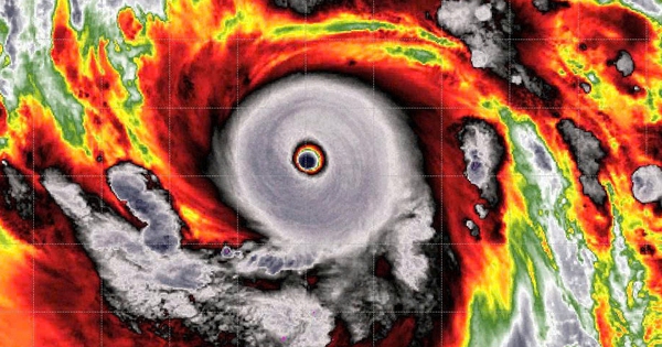 Siêu bão Sinlaku đổi hướng, liệu có vào Biển Đông?