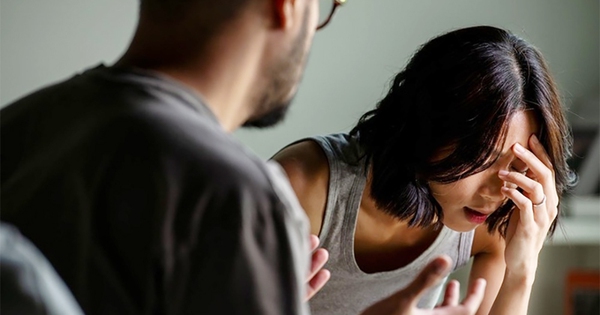 Em ruột tôi bệnh nặng nằm viện mà vợ lấy cớ bận không chịu vào chăm