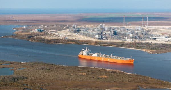 Nước láng giềng của Washington dọa ‘quay lưng’ với khí đốt Mỹ