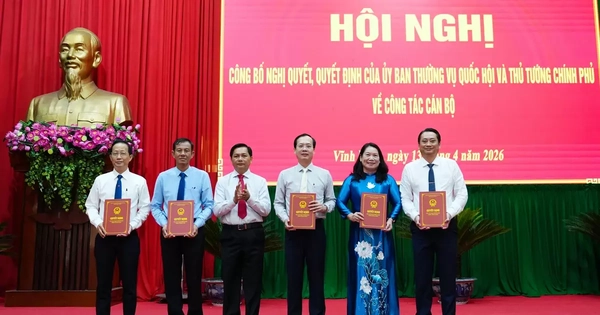 Công bố quyết định nhân sự chủ chốt tỉnh Vĩnh Long