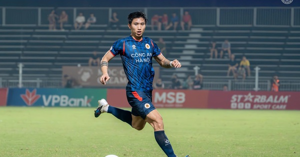 Đoàn Văn Hậu nhận án phạt