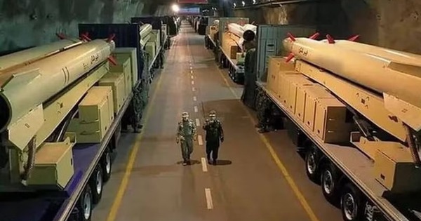 Báo Mỹ: Hơn 1.000 tên lửa đạn đạo Iran sẵn sàng phóng