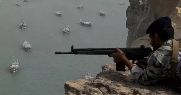 Iran cảnh báo 'không cảng nào an toàn' nếu Mỹ siết eo biển Hormuz