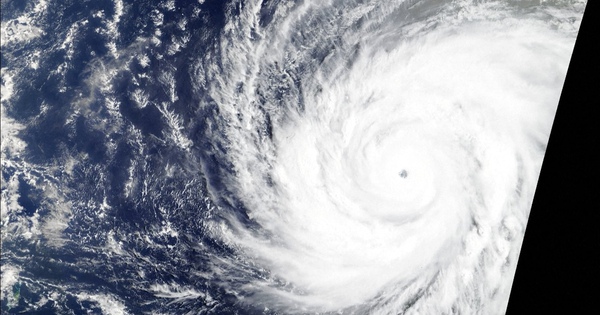 Ảnh vệ tinh siêu bão Sinlaku mạnh nhất hành tinh ở Thái Bình Dương