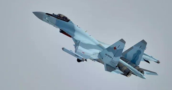 Mỹ ném bom hủy diệt căn cứ tiêm kích Su-35 của Iran?