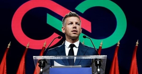 Tân Thủ tướng Hungary tuyên bố từ chối tài trợ cho Ukraine, tiếp tục mua dầu từ Nga