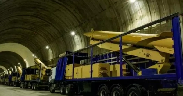 Iran 'khai quật' các bệ phóng tên lửa mắc kẹt dưới lòng đất, khôi phục năng lực sau không kích