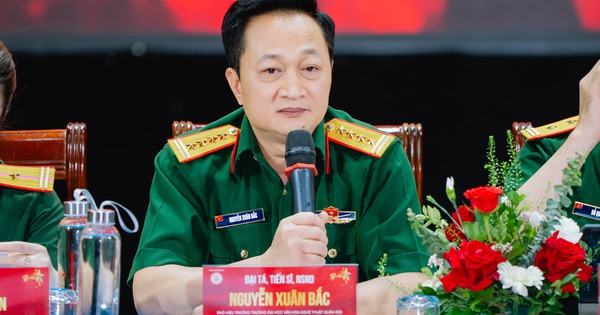 200 nghệ sĩ đổ bộ phố đi bộ Trần Nhân Tông, Đại tá – NSND Nguyễn Xuân Bắc: 