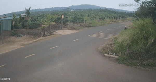 Nam sinh tông vào lề đường văng xuống cống, xe đi sau quay đầu: Đã giao Công an và Ban ATGT của xã